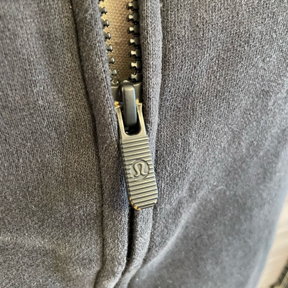 Lululemon Wind Down Grey Zip up Jacket. Size 4 - Picture 5 of 11